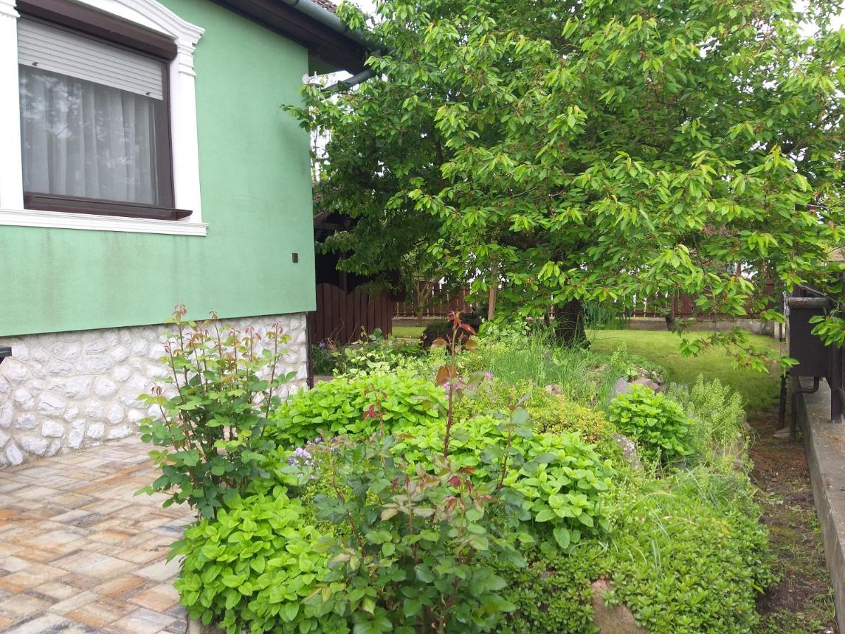 Tavasz Nyaralo Villa Poroszló Exterior foto