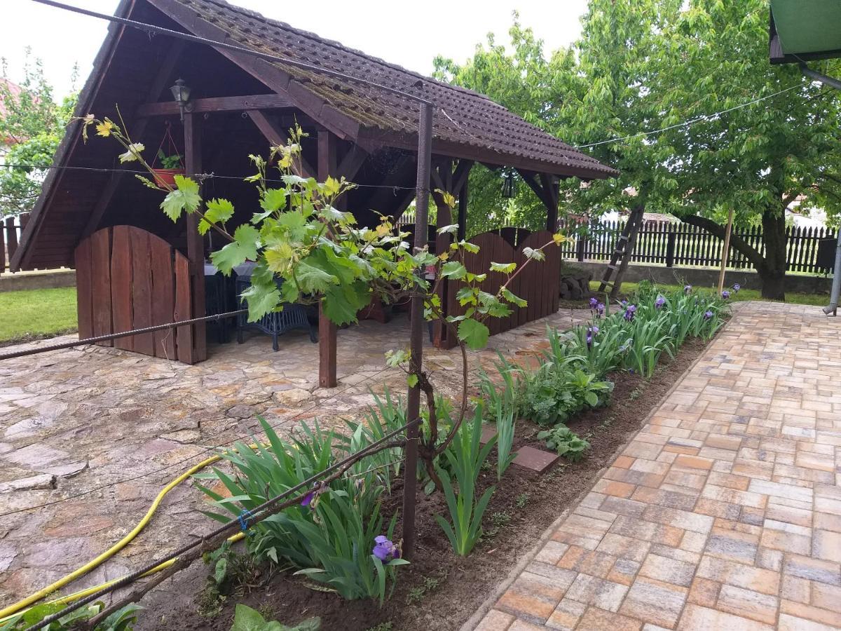 Tavasz Nyaralo Villa Poroszló Exterior foto
